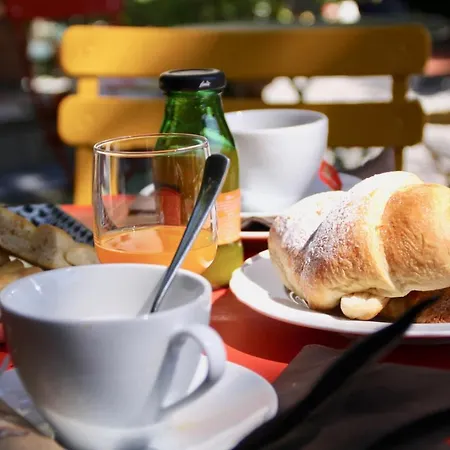 克莱莉亚别墅酒店 3* 莱万托