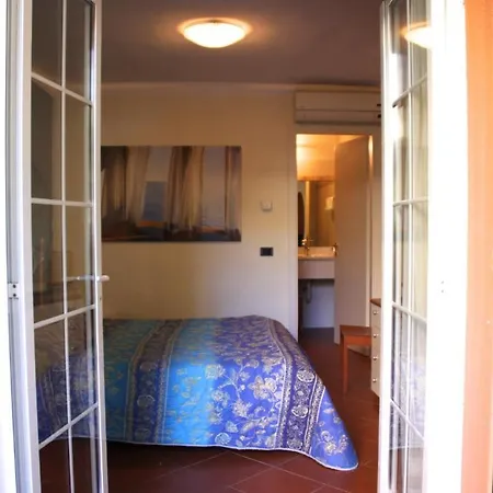 克莱莉亚别墅酒店 招待所 3*