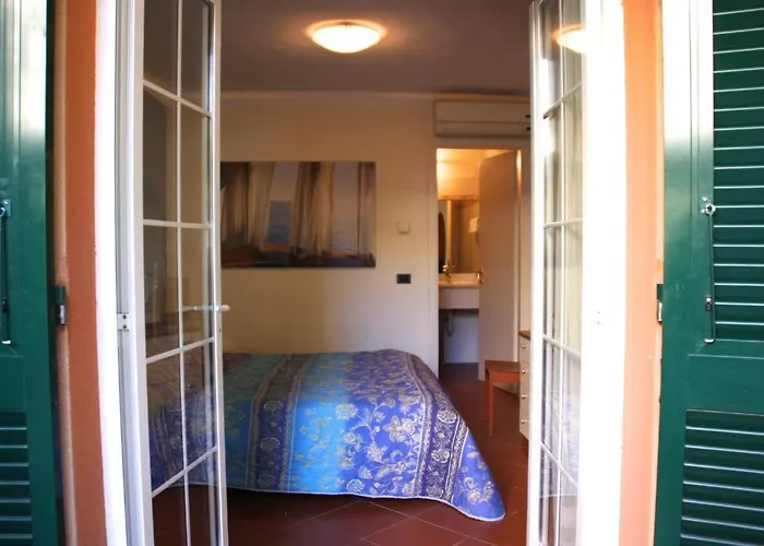 Clelia Πανσιόν 3*